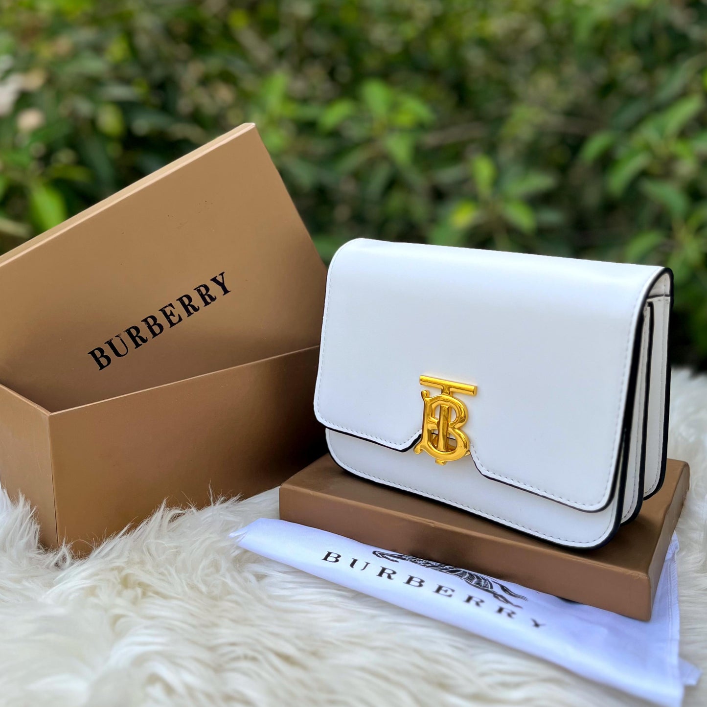 The Regent Masterpiece Bag-Burberry (White)