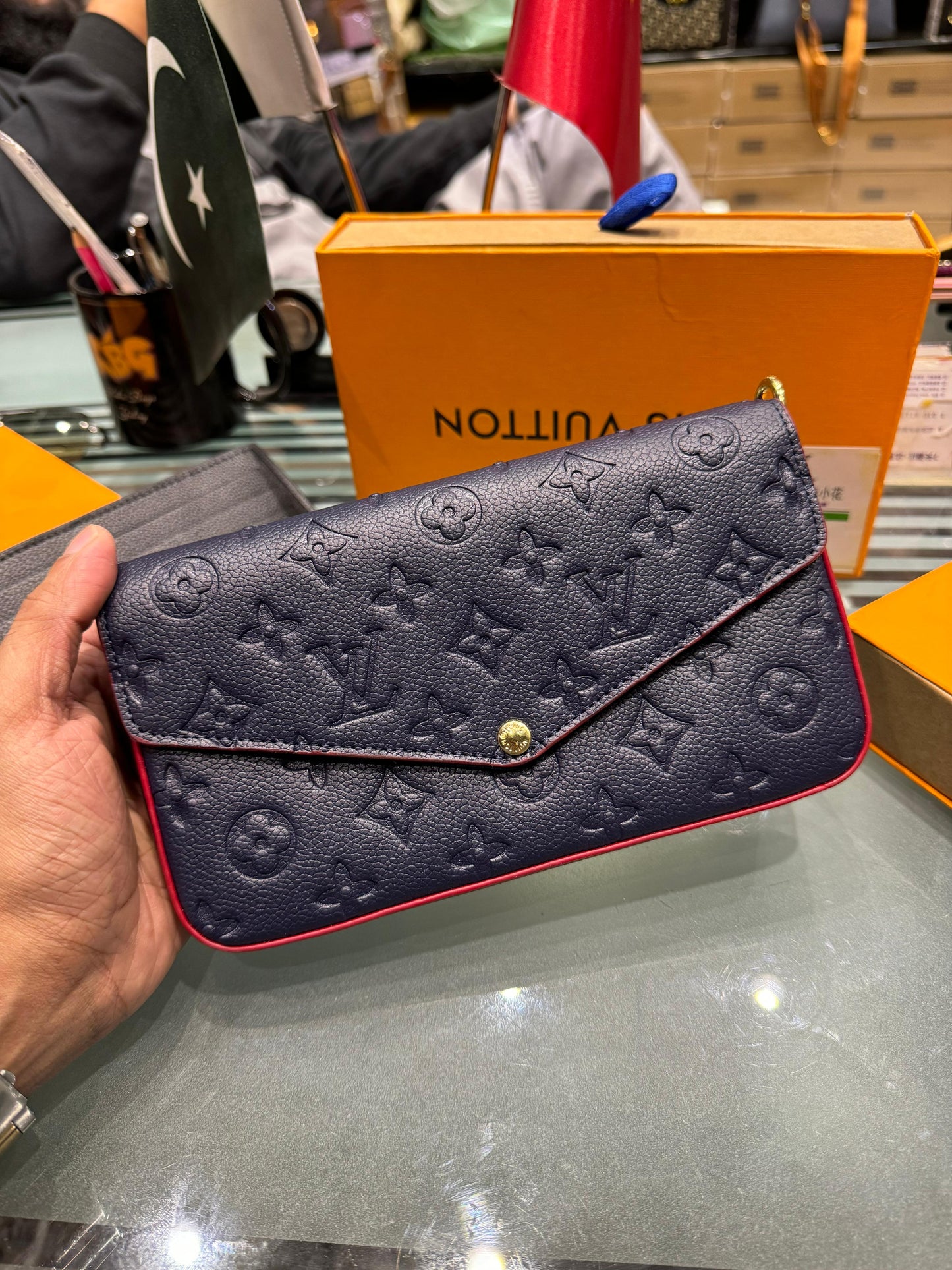 Louis Vuitton Fèlicie Pochette